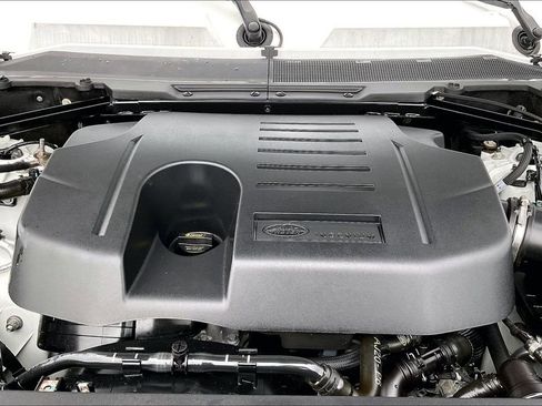 Used 2023 Land Rover Defender 110 X-Dynamic SE image 9