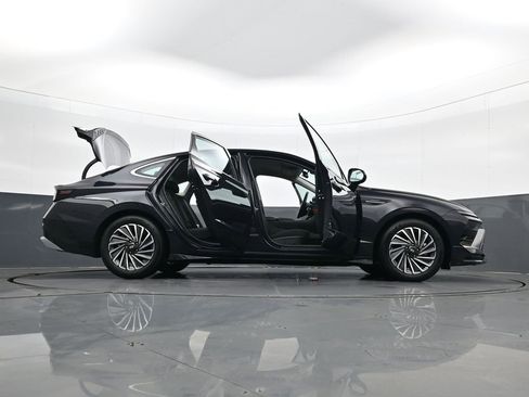 Certified 2025 Hyundai Sonata SEL image 33