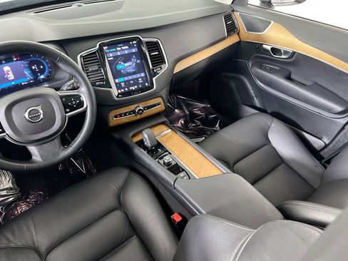 Used 2023 Volvo XC90 B6 Plus image 24
