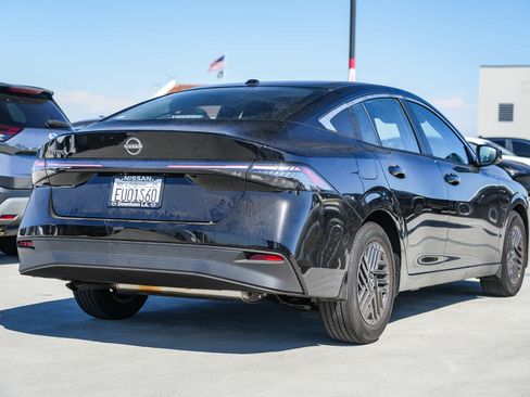 Used 2026 Nissan Sentra SV w/ SV Convenience Package FWD image 6
