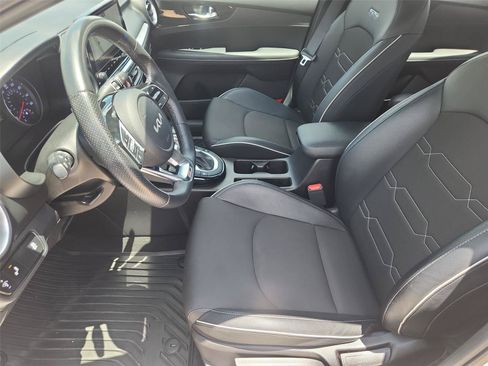 Used 2023 Kia Forte GT-Line w/ GT-Line Technology Package FWD image 19