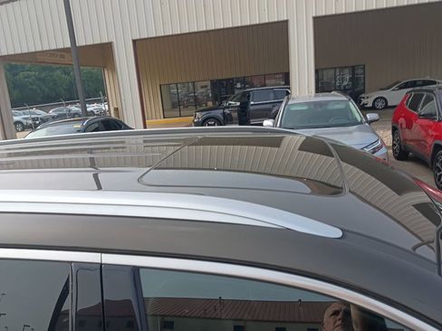 Used 2025 Kia Telluride S FWD image 7