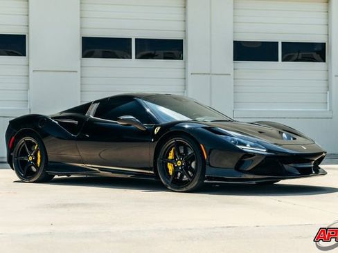 Used 2022 Ferrari F8 Tributo image 41