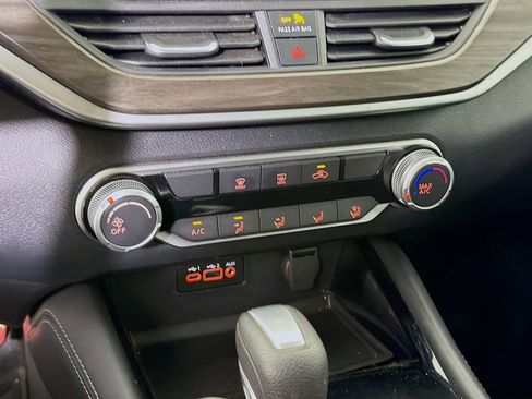 Used 2023 Nissan Altima 2.5 SV FWD image 18