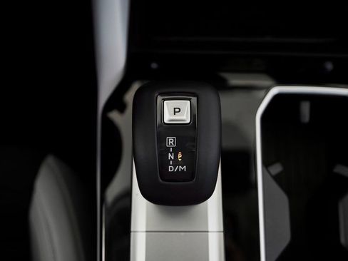 Used 2025 Mitsubishi Outlander SE FWD image 44