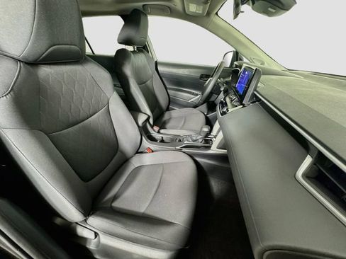 Used 2025 Toyota Corolla Cross LE w/ Moonroof Package AWD/4WD image 30