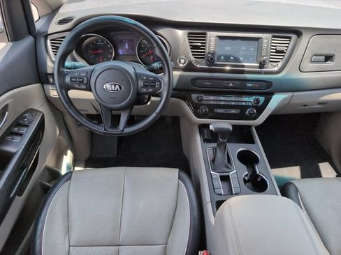 Used 2020 Kia Sedona EX FWD image 27