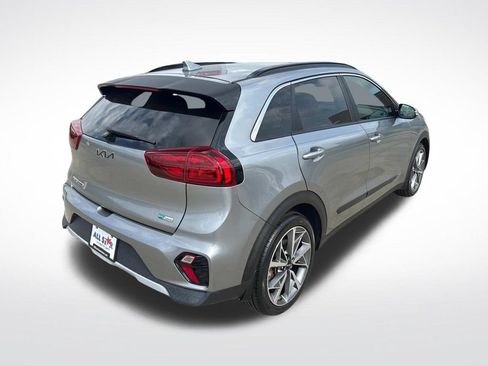 Used 2022 Kia Niro Touring Special Edition FWD image 9