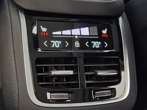 Certified 2025 Volvo XC90 B6 Plus image 17
