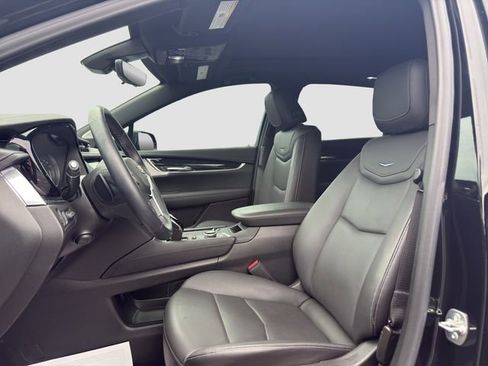 Used 2025 Cadillac XT5 Premium Luxury w/ Technology Package FWD image 9