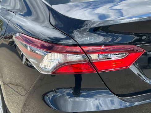 Used 2021 Toyota Camry LE w/ Convenience Package FWD image 20