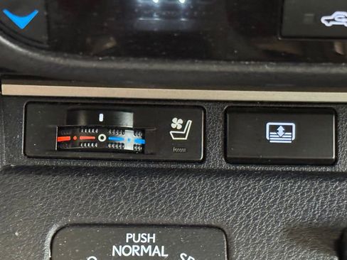 Used 2016 Lexus ES 350 w/ Luxury Package w/Wood Trim FWD image 38