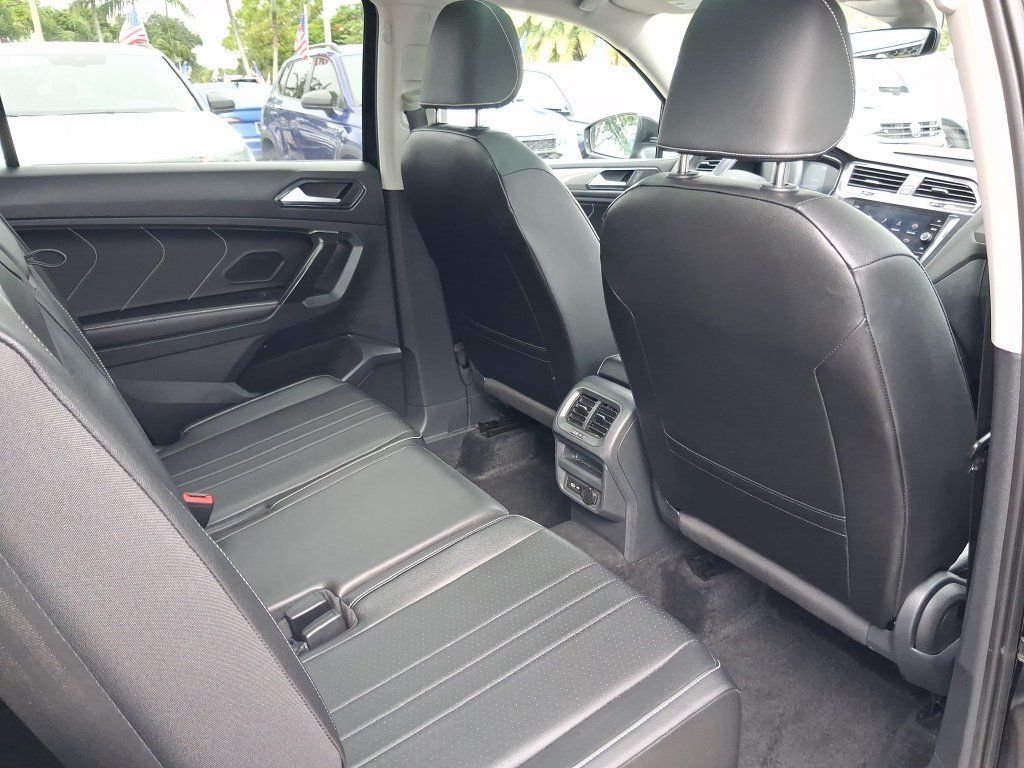 Certified 2023 Volkswagen Tiguan SE w/ Panoramic Sunroof Package FWD image 28
