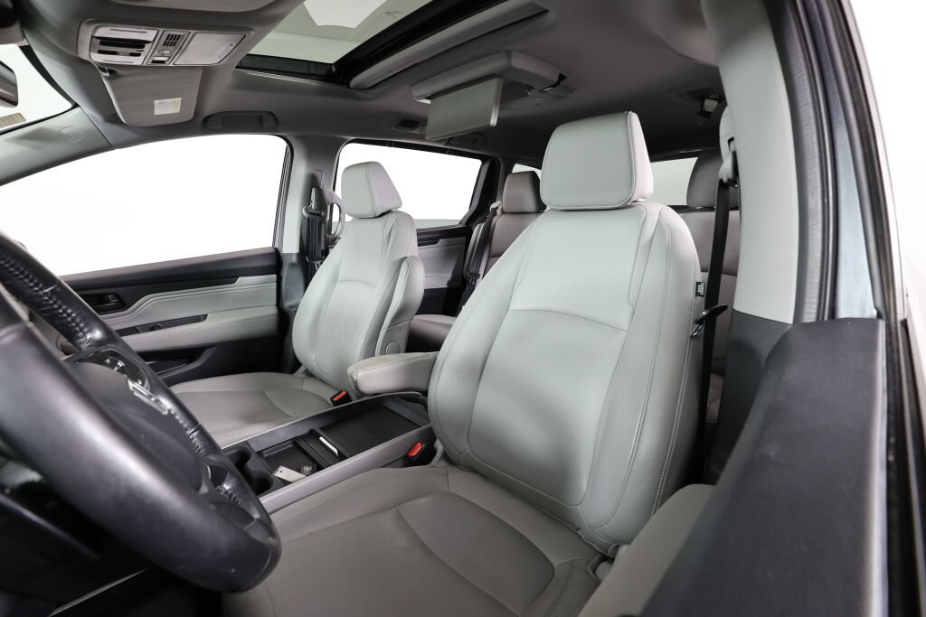Used 2018 Honda Odyssey Touring image 12