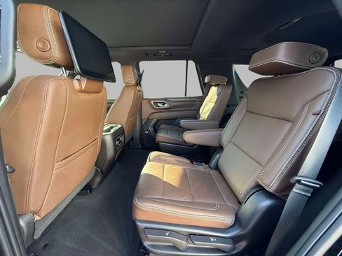 Used 2024 Chevrolet Tahoe High Country w/ Advanced Technology Package image 19