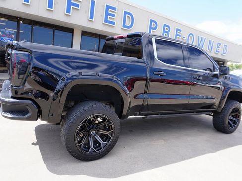 Used 2023 GMC Sierra 1500 SLT image 6