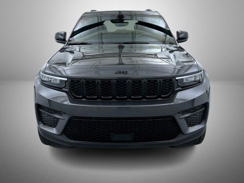 Certified 2023 Jeep Grand Cherokee Altitude image 2