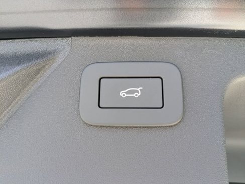New 2026 Land Rover Discovery Sport Landmark AWD/4WD image 15
