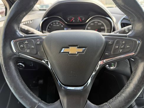 Used 2017 Chevrolet Cruze Premier FWD image 22