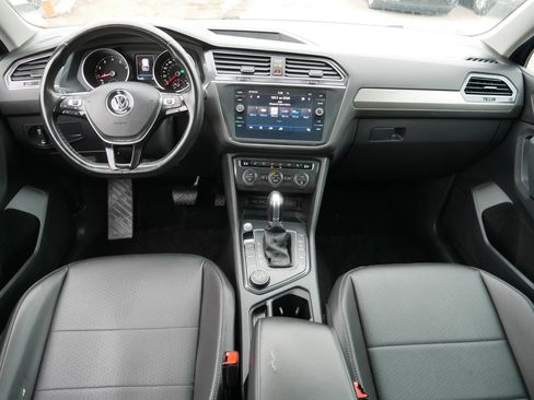 Used 2019 Volkswagen Tiguan SE w/ Panoramic Sunroof Package AWD/4WD image 10