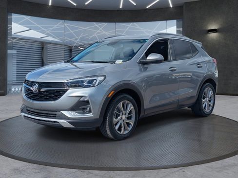 Used 2023 Buick Encore GX Essence w/ Experience Buick Package image 2