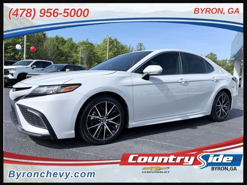 Used 2023 Toyota Camry SE image 1