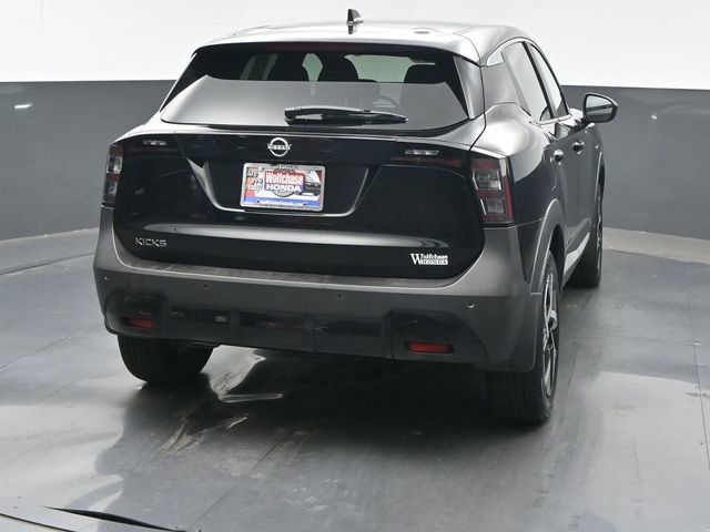 Used 2025 Nissan Kicks SV w/ Charging Package FWD image 5