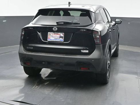 Used 2025 Nissan Kicks SV w/ Charging Package FWD image 5