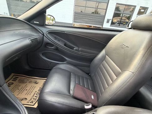 Used 2004 Ford Mustang GT Premium RWD image 31