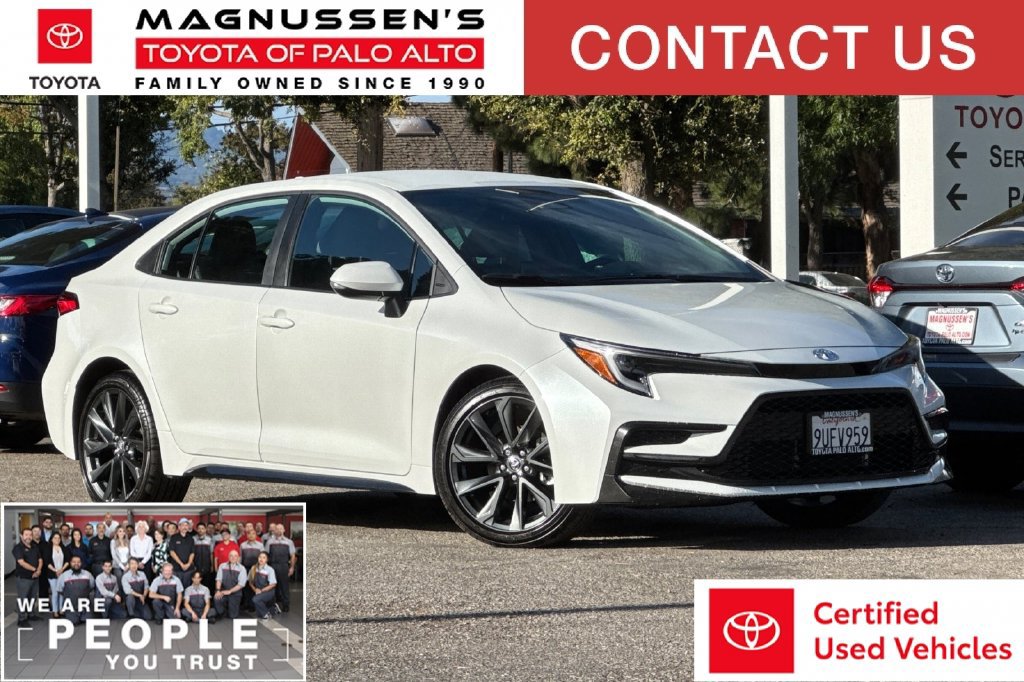 Certified 2025 Toyota Corolla SE w/ Convenience Package FWD image 1