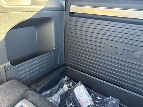 New 2024 Toyota Tacoma SR image 28