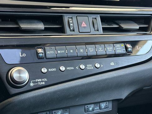 Used 2024 Lexus ES 350 w/ Premium Package FWD image 24
