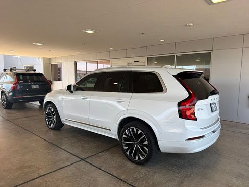 Used 2026 Volvo XC90 B5 Plus w/ Protection Package Premier AWD/4WD image 4