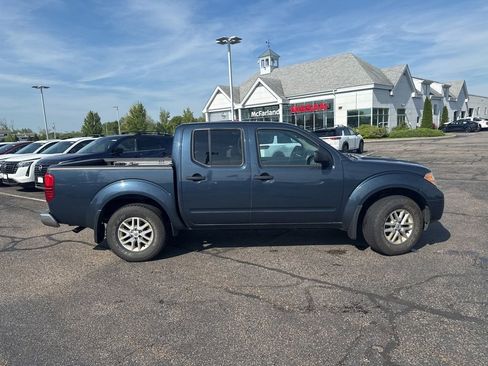 Used 2021 Nissan Frontier SV AWD/4WD image 2