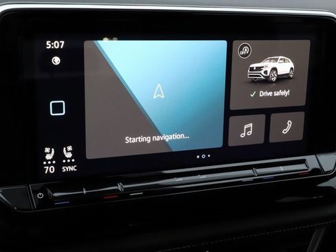 Used 2025 Volkswagen Atlas Cross Sport SE image 33