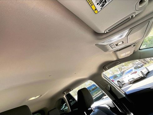 Used 2022 Toyota RAV4 XLE image 24