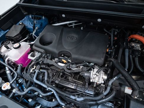 Certified 2024 Toyota RAV4 SE w/ Convenience Package image 14