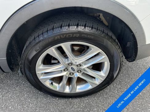 Used 2016 Ford Explorer XLT w/ Equipment Group 202A FWD image 12