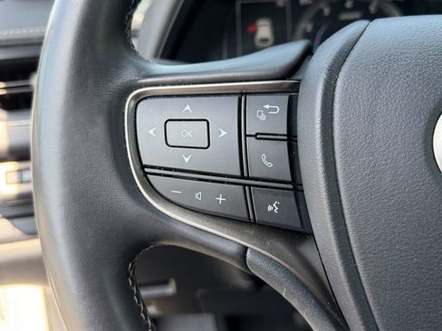 Used 2020 Lexus UX 200 w/ Accessory Package 2 FWD image 20