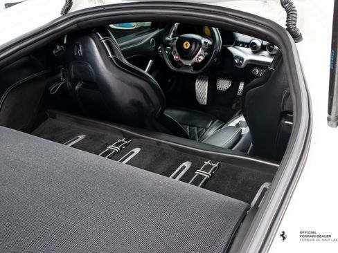 Used 2015 Ferrari F12 Berlinetta RWD image 17