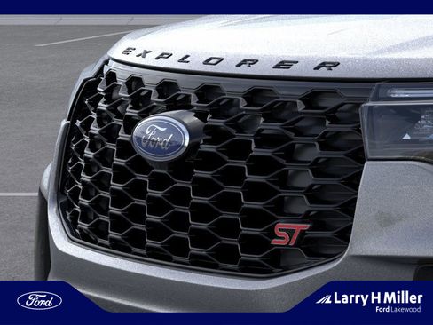 New 2026 Ford Explorer ST w/ Sun And Sound Package image 17