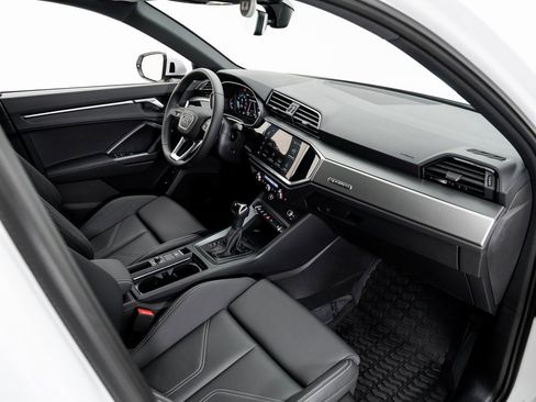 Used 2025 Audi Q3 2.0T Premium image 21