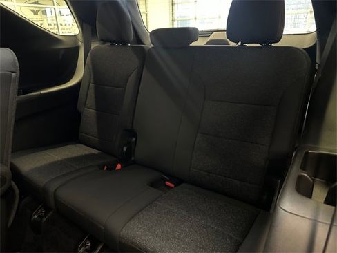 Used 2024 Chevrolet Traverse Z71 image 16