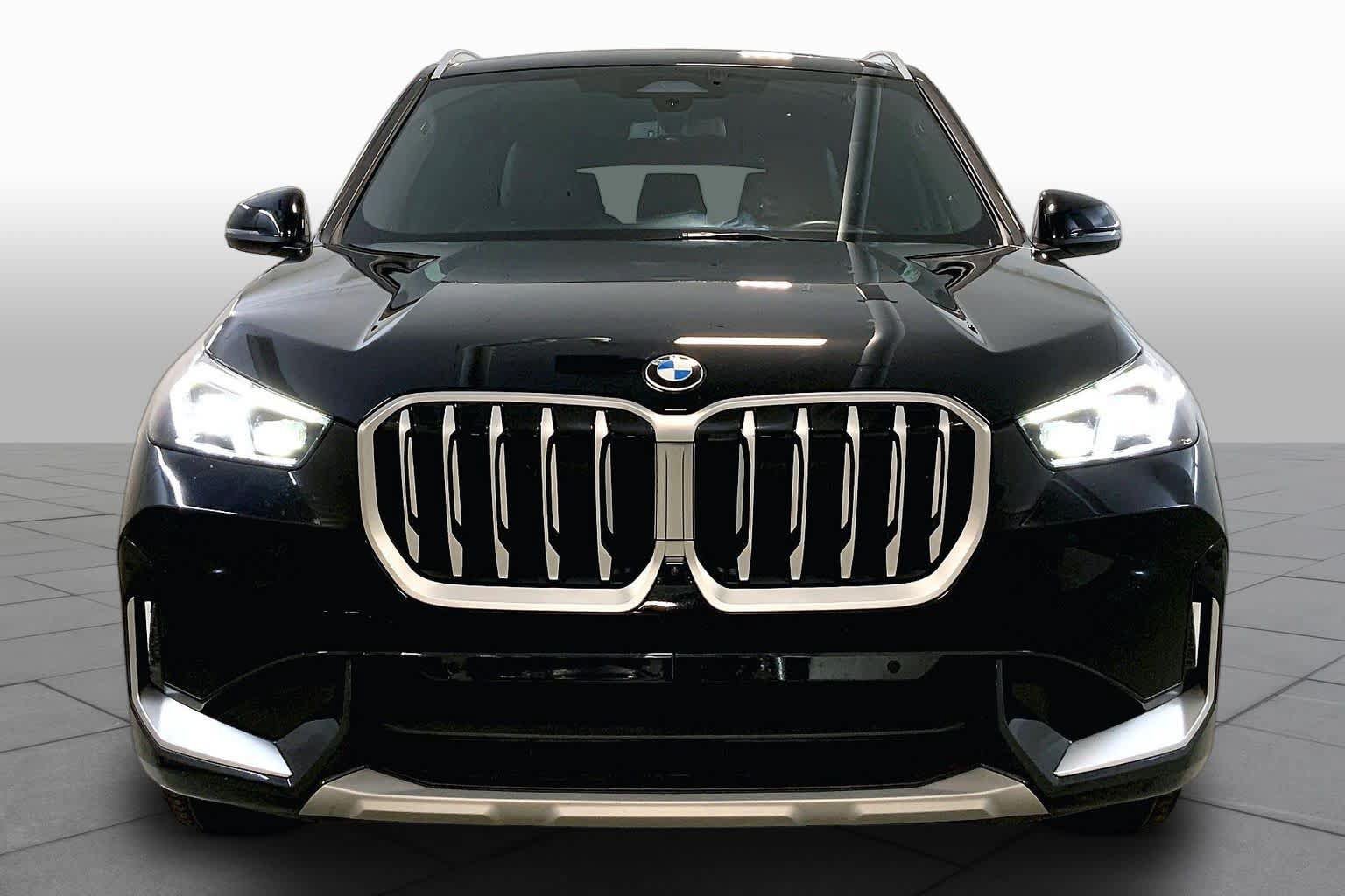 Used 2025 BMW X1 xDrive28i AWD/4WD image 3
