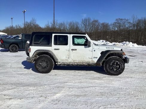 Used 2024 Jeep Wrangler Unlimited image 8