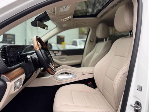 Used 2022 Mercedes-Benz GLS 450 4MATIC image 19