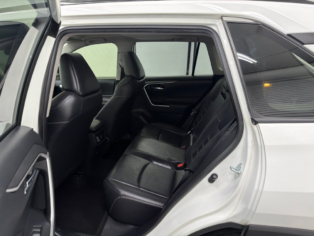 Used 2019 Toyota RAV4 XLE Premium FWD image 22