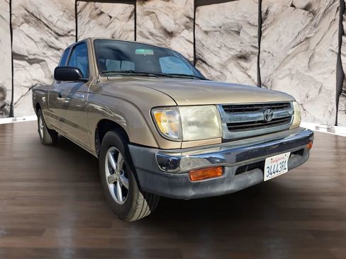 Used 1999 Toyota Tacoma 2WD Xtracab image 3