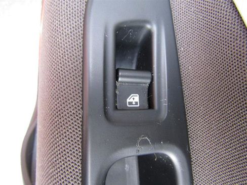 Used 2015 Jeep Renegade Latitude image 34