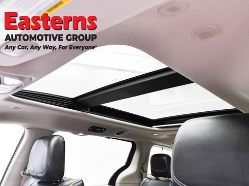 Used 2022 Chrysler Pacifica Limited image 23